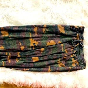 Cute dark camouflage sweatpants / 12